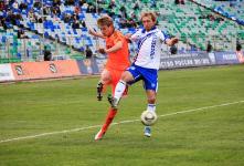 матч по футболу между командами «Урал» и «Сибирь»